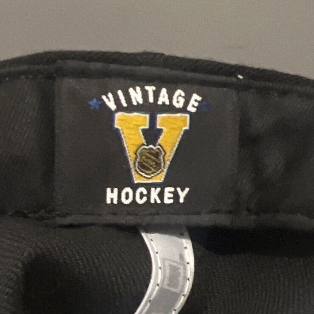 New Era Los Angeles Kings Team Embroidered Black Gray hat cap Snapback NHL - Picture 4 of 7